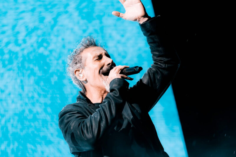 Serj Tankian no palco, wm show do System of a Down.